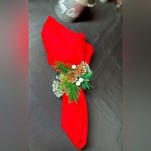 🎄🧑‍🎄❤️ Red Solid Subtle Modern Print Fabric Napkins Set EPC Dining Holiday Dr…